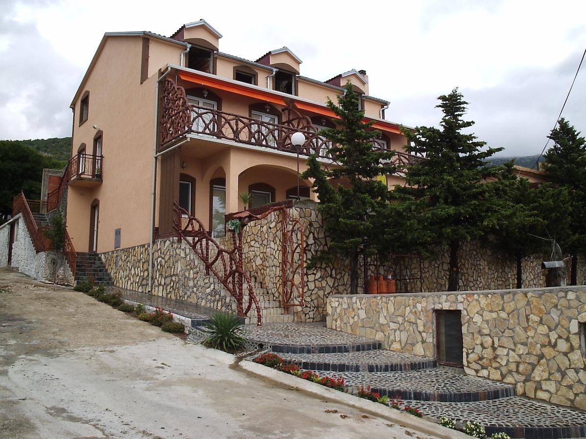 Katarina Apartments And Rooms Sibinj Krmpotski Zewnętrze zdjęcie